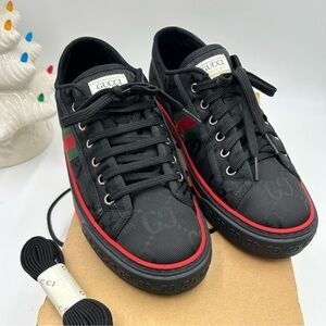 Men’s Gucci tennis 1977 off the grid low top sneakers size 9, made in Italy